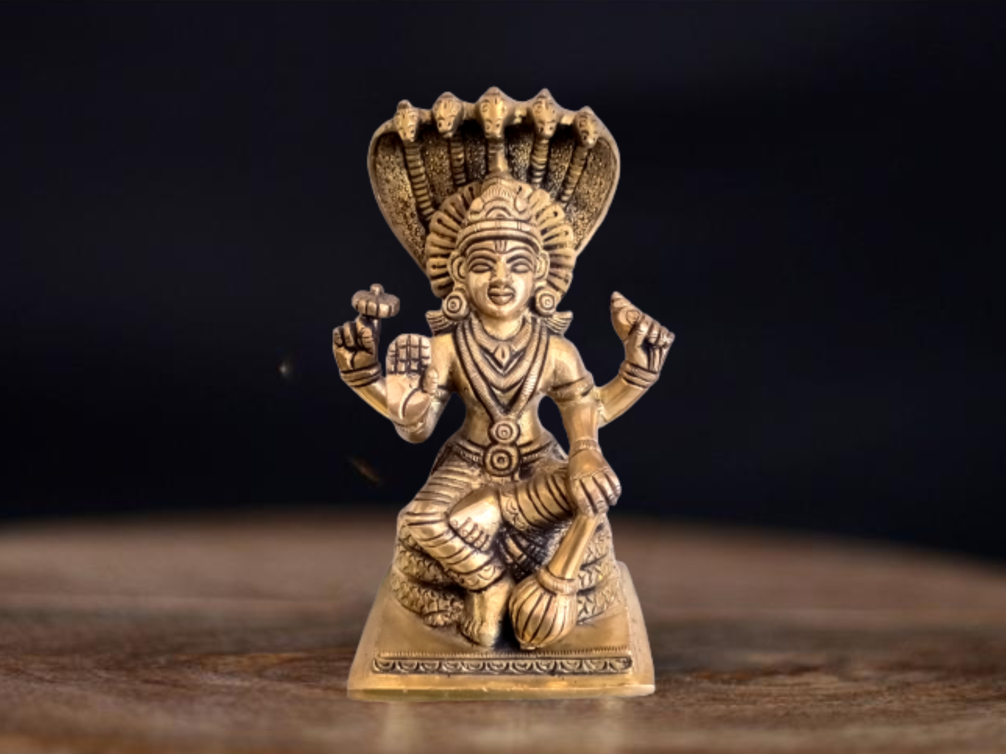 brass-vishnu-statue-hindu-god idols-buy-online-india-1 Lord Vishnu Brass Statue
