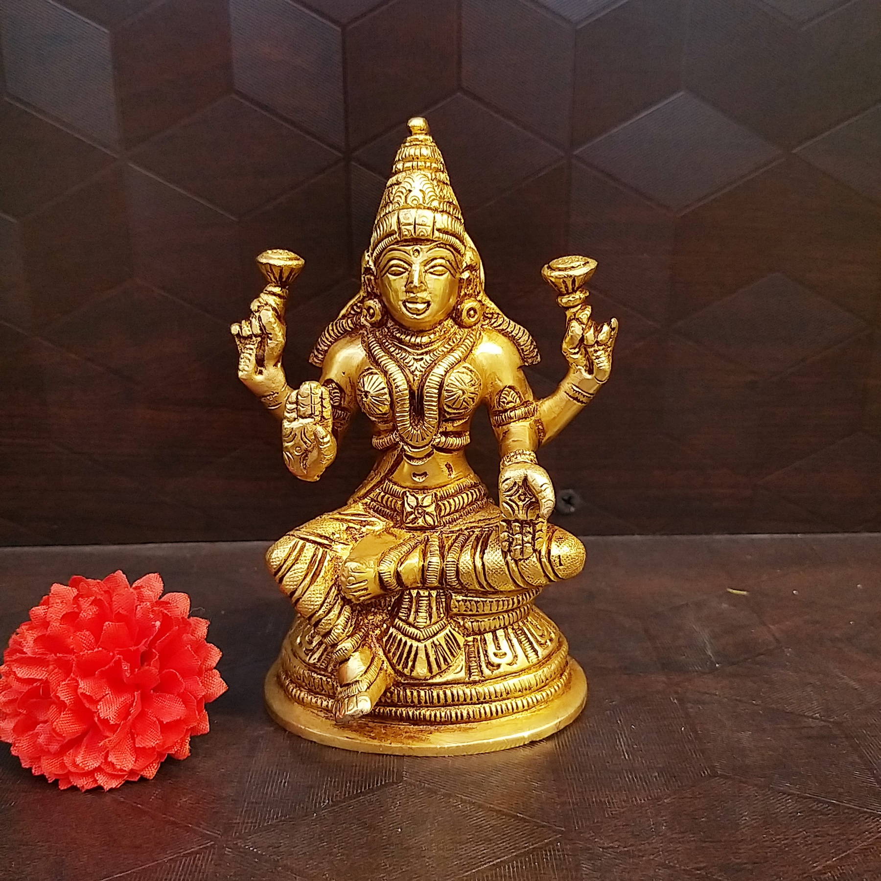 brass-goddess-lakshmi-statues-hindu-god-idols-pooja-items-gift-buy-online-india Brass Goddess Lakshmi