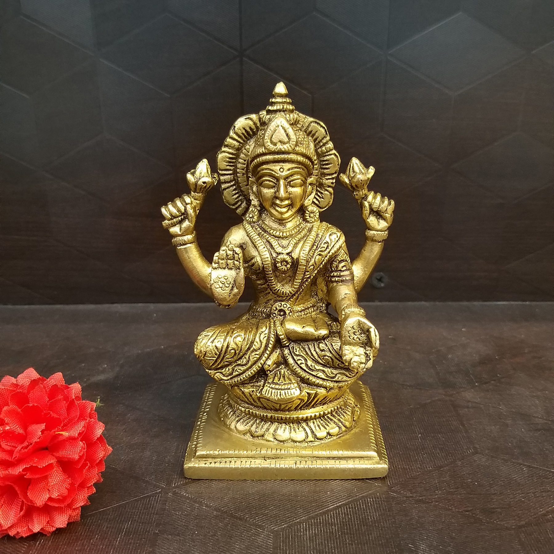 brass-lakshmi-idol-antique-home-decor-pooja-items-hindu-god-statues-gift-buy-online-india (3) Brass Lakshmi With Plain Base Small Idol