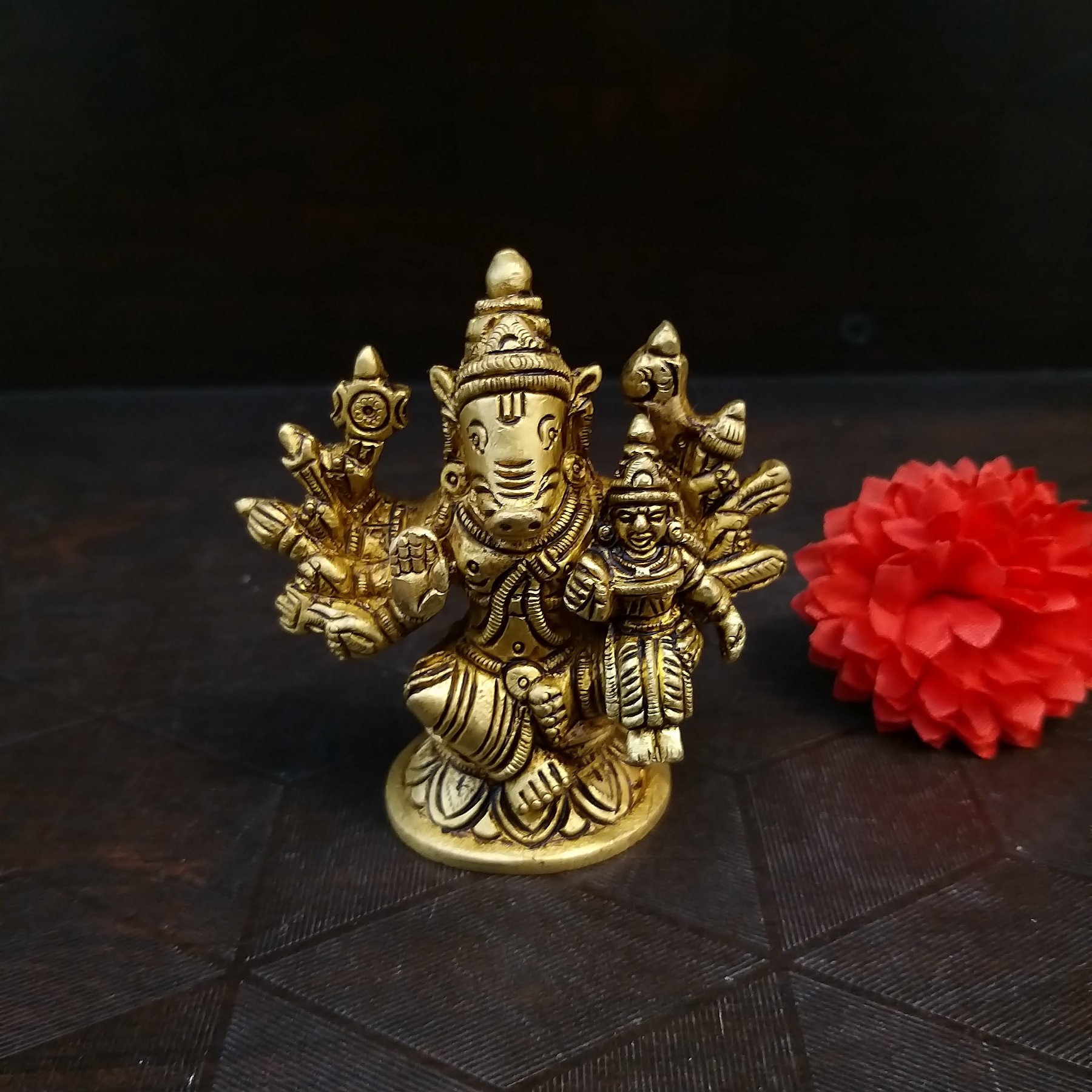 brass-lakshmi-hayagreevar-small-idol-hindu-god-statues-pooja-items-gift-buy-online-coimbatore-6046 Brass Lakshmi Hayagrevar Idol Small- 3" - Image 1