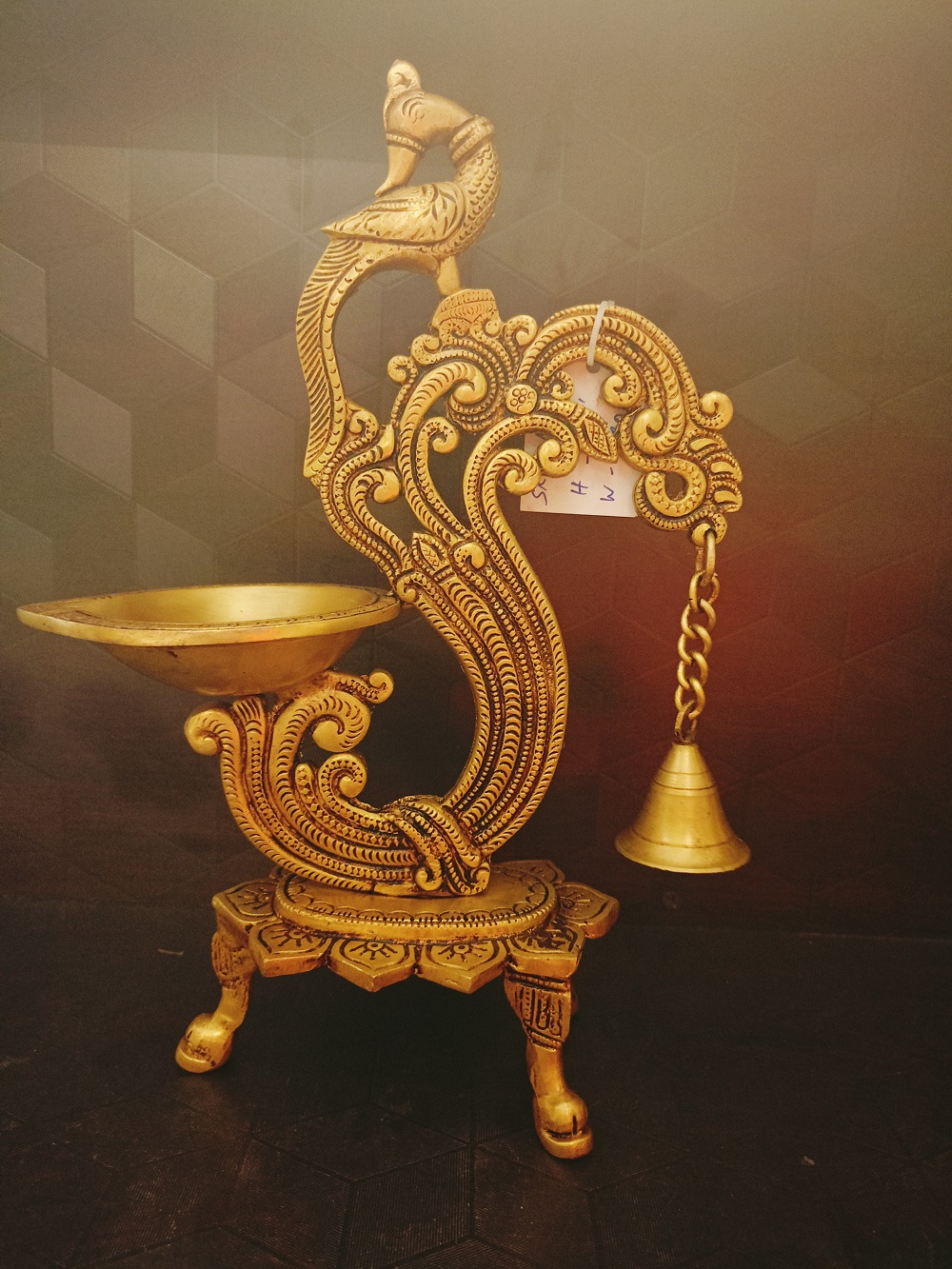 brass single face-BA113106 Brass Single Face Diya With Chain Bell 12" - Image 1