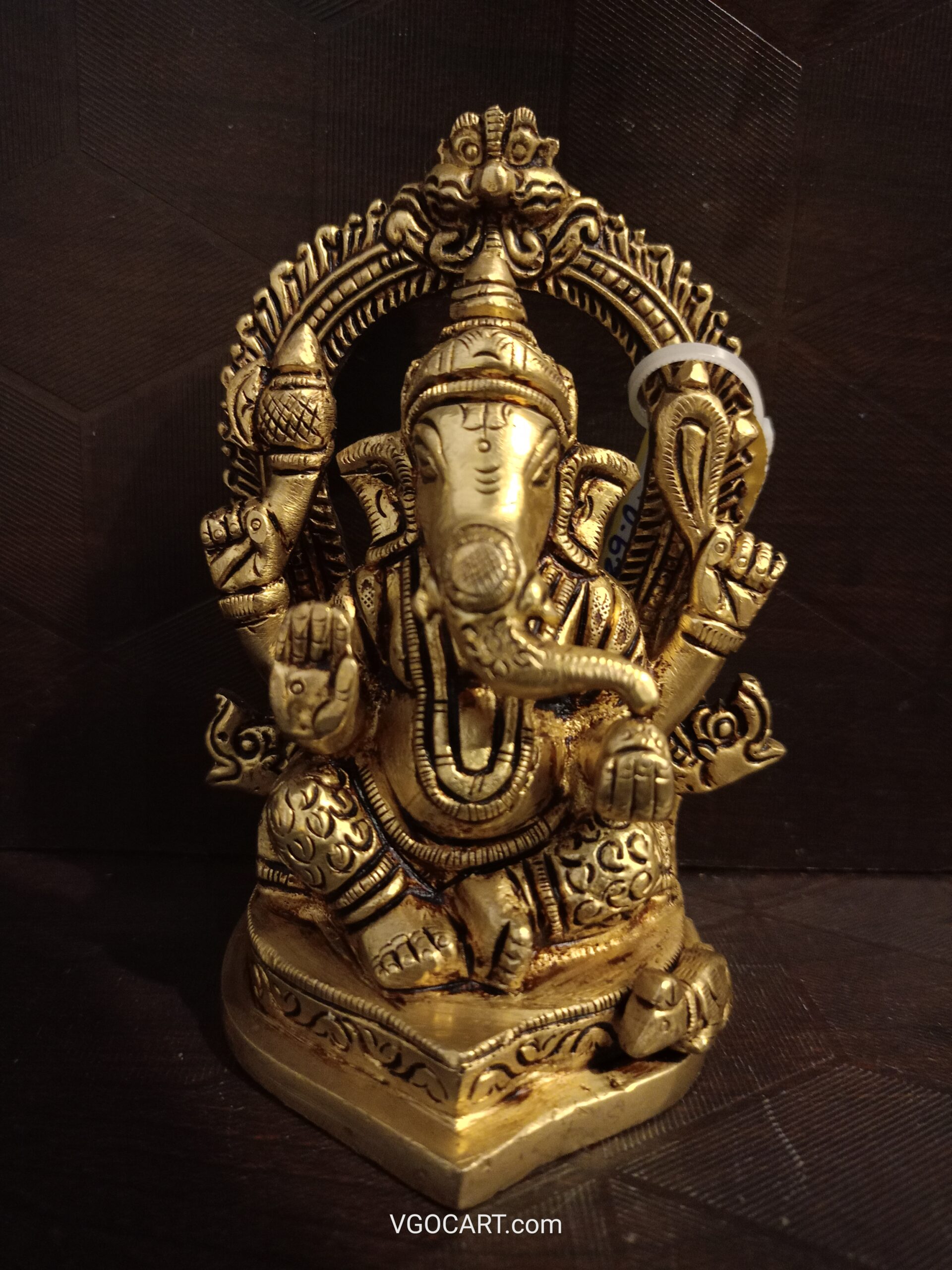 oplus_32 Buy Brass Ganesha With Arch 4.5" For Pooja - Image 1