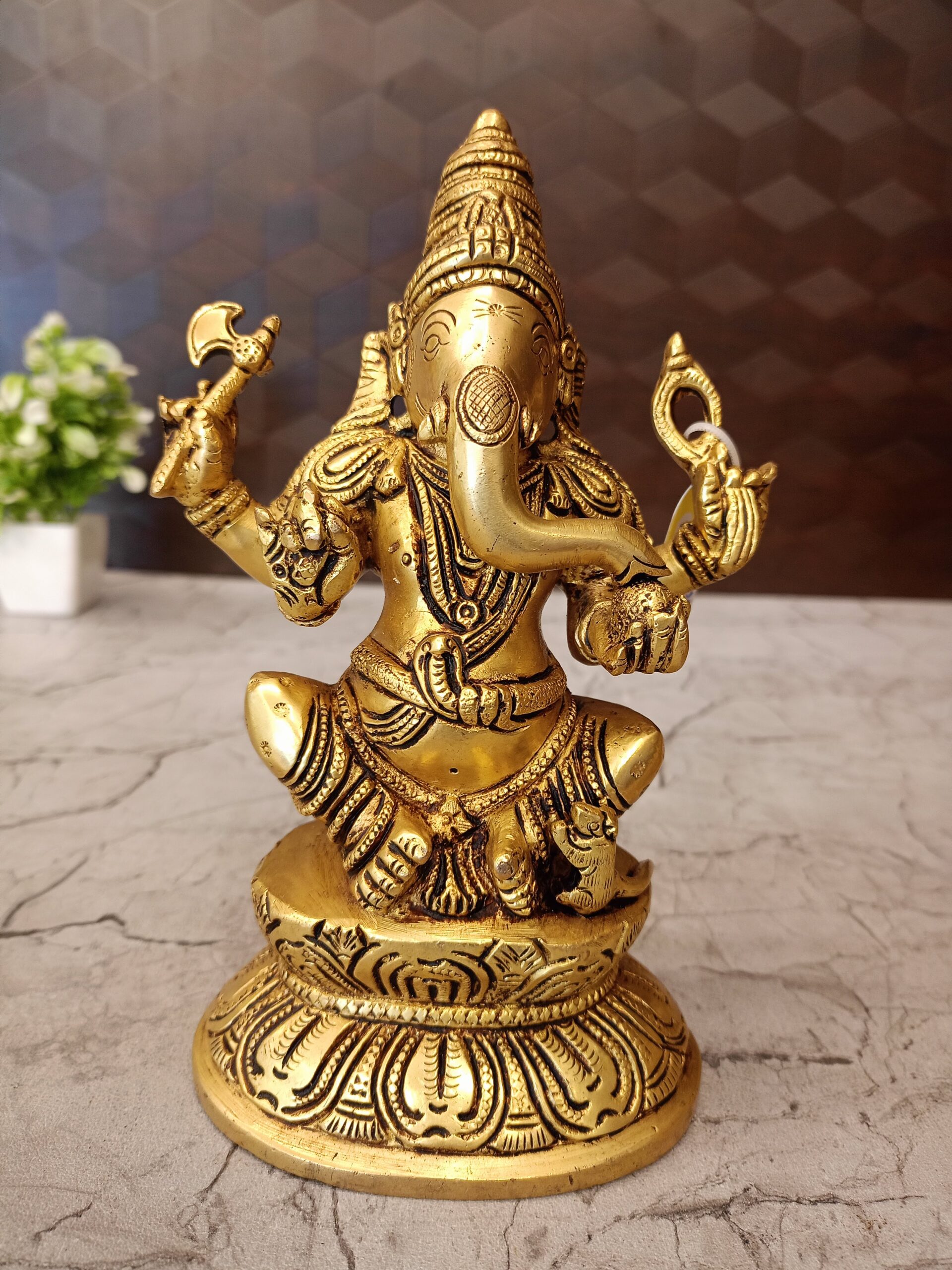 oplus_32 Brass Ganesha Sitting On Oval Base 7.5" - Image 1